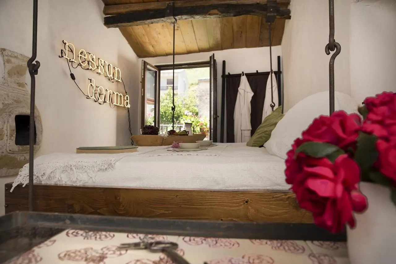 Wundergarten Dimora Dei Frati Gratteri Bed & Breakfast